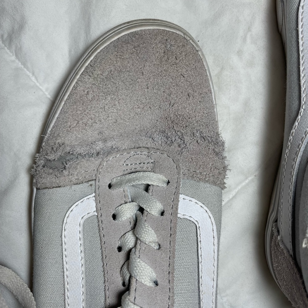 Vans - Picture 2 of 2